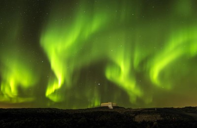 冰岛极光绿色星空风景4k壁纸