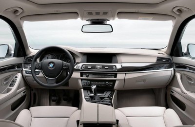 BMW宝马汽车宽屏旅行车高清壁纸