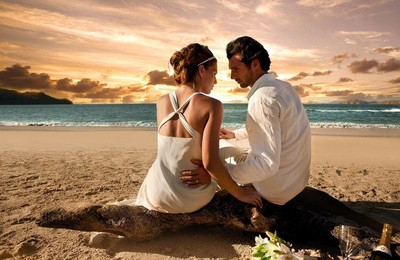 爱情美图唯美温馨情侣情人恩爱甜蜜海滩高清壁纸