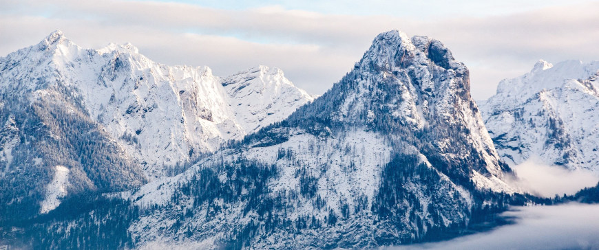 巍峨的雪山风景高清壁纸图片 3440x1440